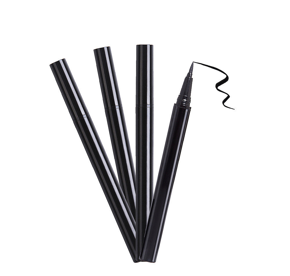 Selbstklebender Eyeliner für falsche Wimpern – Bild 3 | LuxeStyle