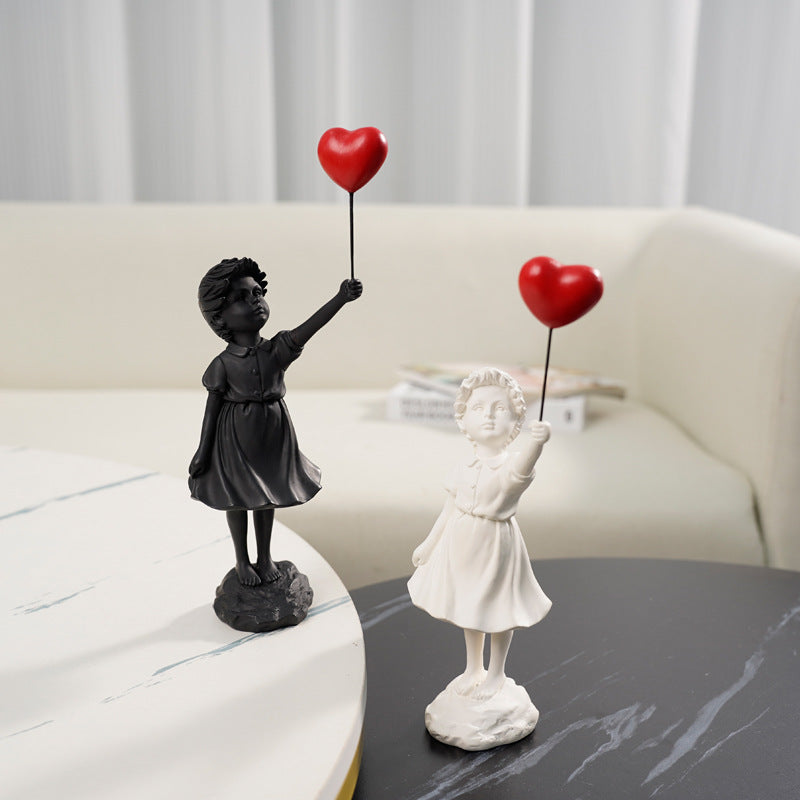 Harz-Skulptur Mädchen mit Ballon – Bild 7 | LuxeStyle