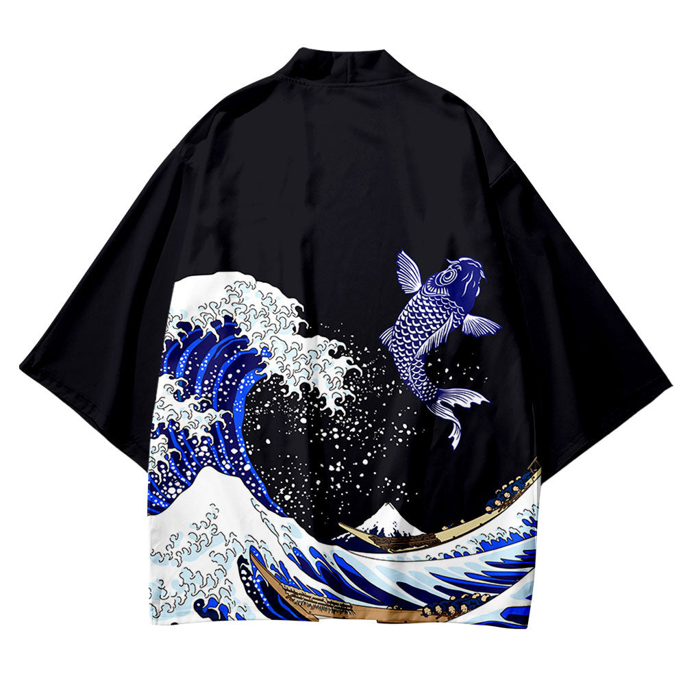 T-Shirt mit Karpfen-Print und Feder-Cape – Ansicht 5