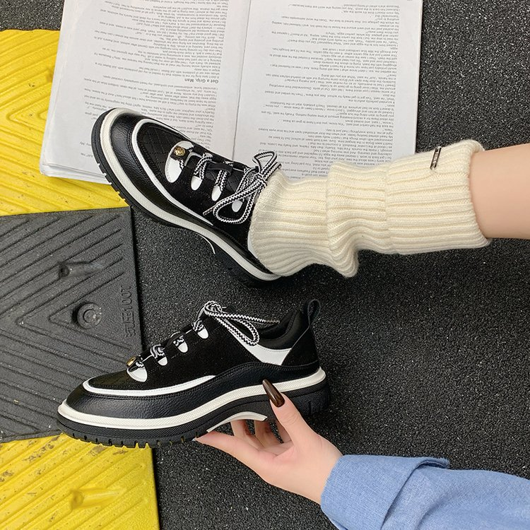 Retro Schwarz-Weisse Color Block Sneaker