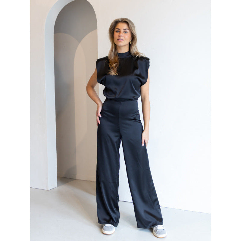Rückenfreier Jumpsuit mit geradem Bein