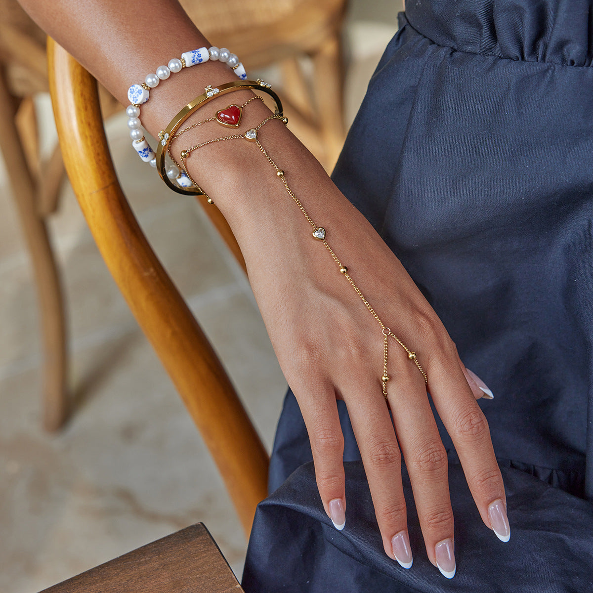 Kirscharmband aus Edelstahl mit Diamanten – Bild 4 | LuxeStyle