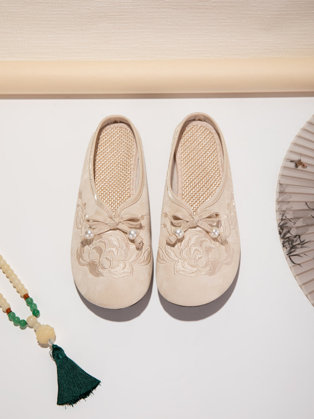 Bestickte Mules – Beige, elegant & bequem