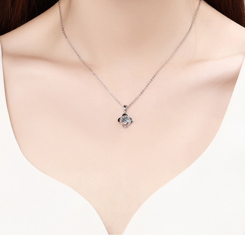 Moissanite-Halskette mit Zirkon-Blatt-Anhänger