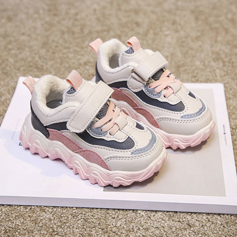 Leichte Kinderschuhe mit Mesh