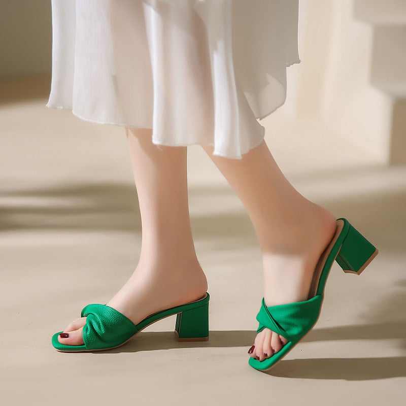 Elegante Slip-ons mit Plissee-Blockabsatz