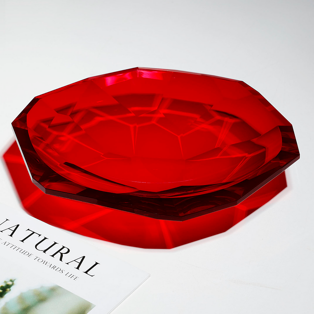 Rote Obstschale