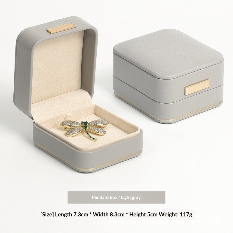 Schmuckbox aus PU-Leder mit abgerundeten Ecken – Bild 1 | LuxeStyle