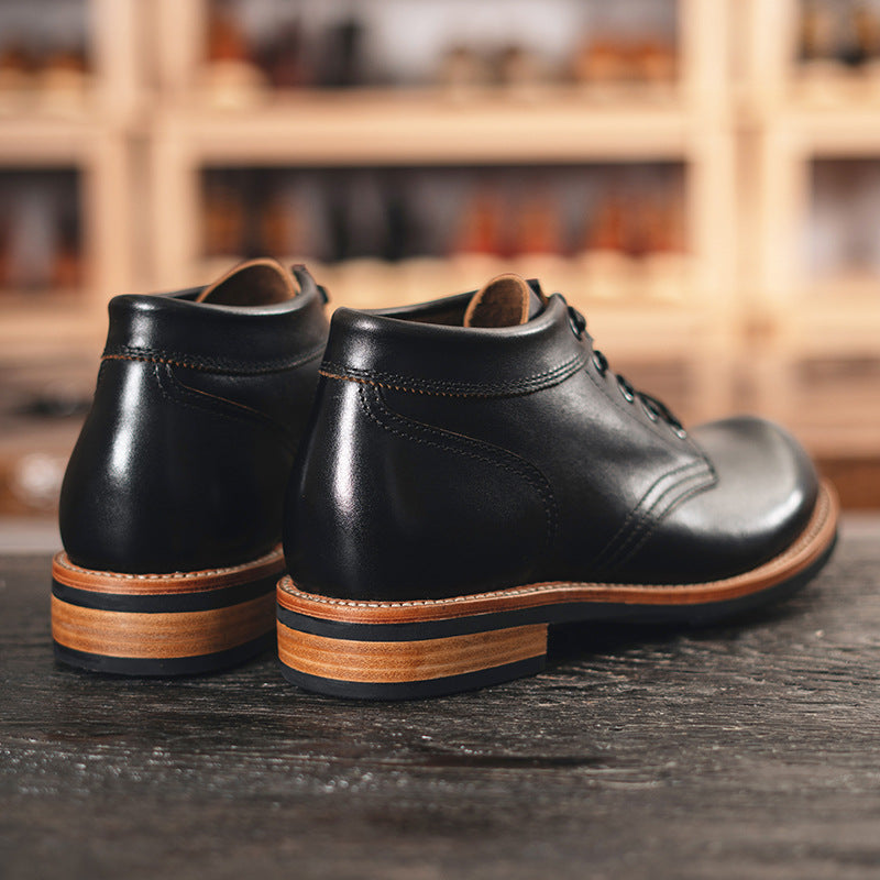 Leder-Sneaker mit runder Kappe