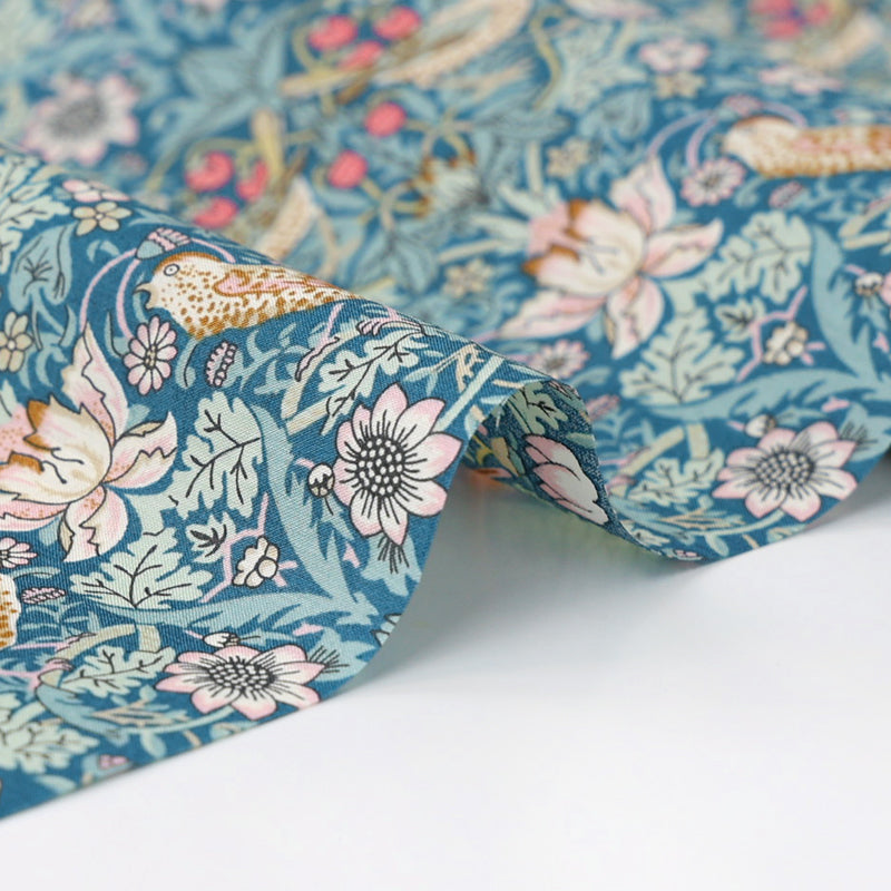 Liberty Tana Lawn Baumwolle 'Strawberry Thief' – Bild 2 | LuxeStyle
