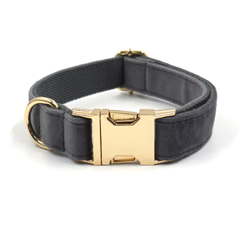 Dunkelgraues Samthalsband mit Metallschnalle – Bild 4 | LuxeStyle