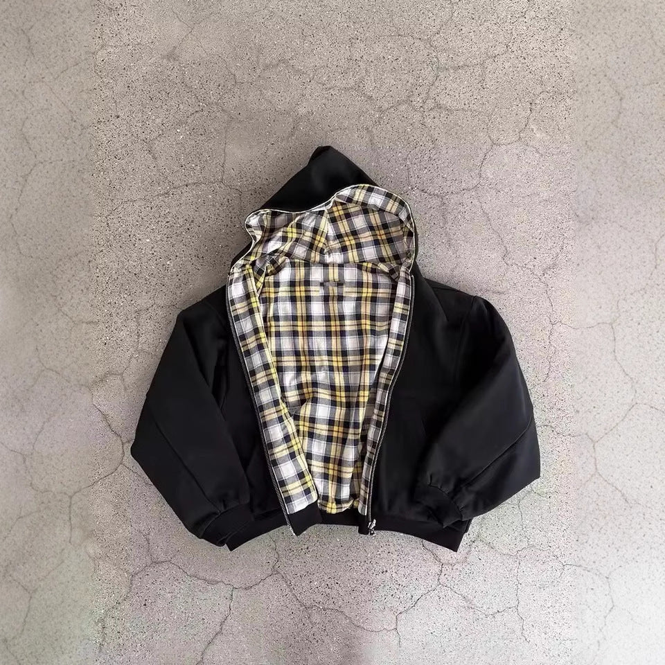 Minimalistischer Kapuzenpullover mit Reissverschluss