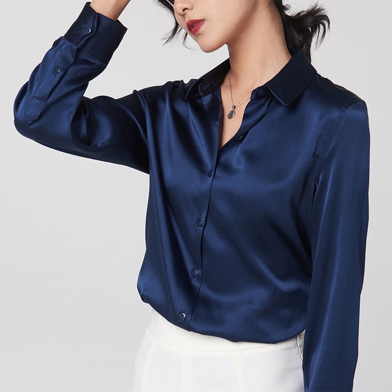 Slim-fit Seidentop mit Farbkontrast