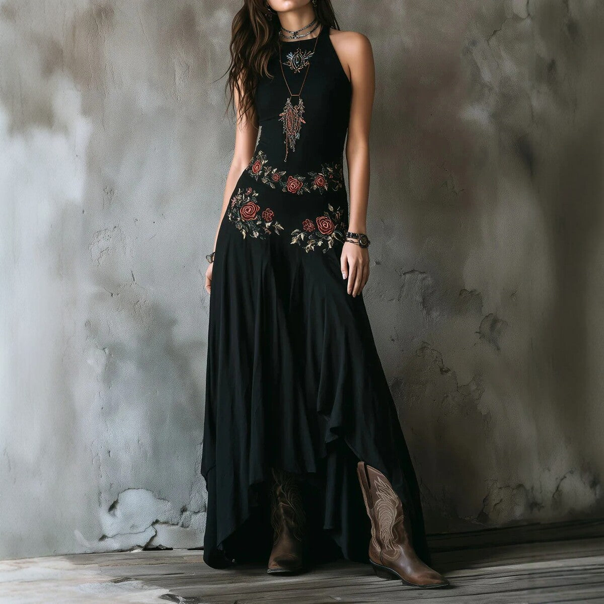 Figurschmeichelndes Kleid mit asymmetrischem Saum