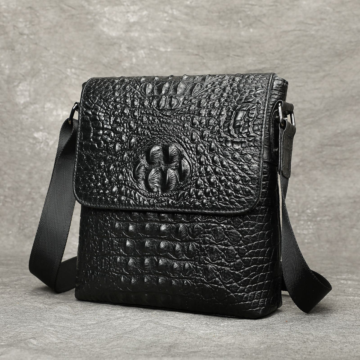 Herren Schultertasche aus Vollnarbenleder mit Krokodille-Optik – Bild 4 | LuxeStyle