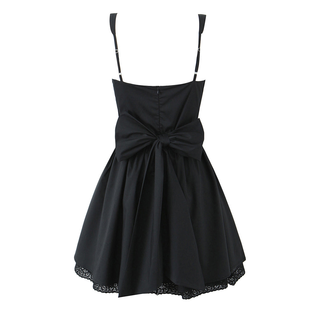 Spitzenbesetztes Trägerkleid