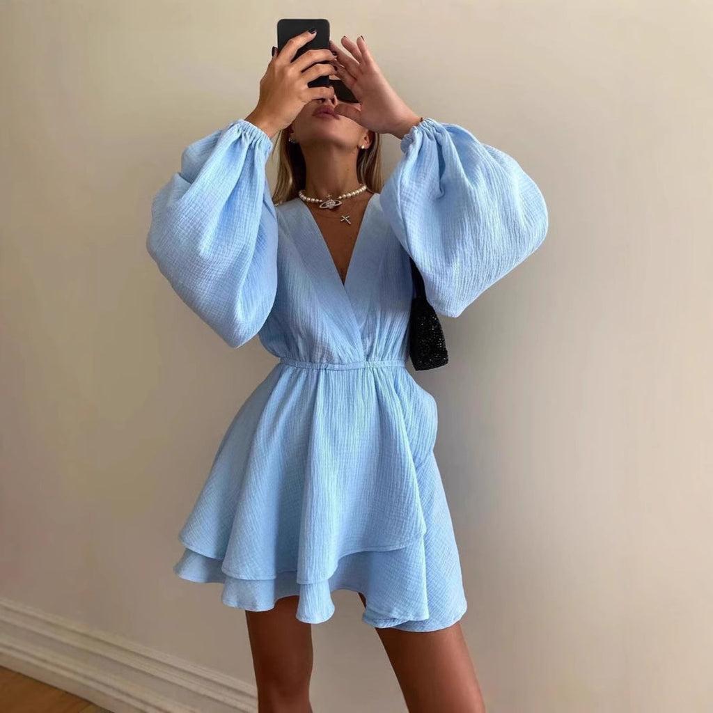Minikleid mit Taillenbetonung