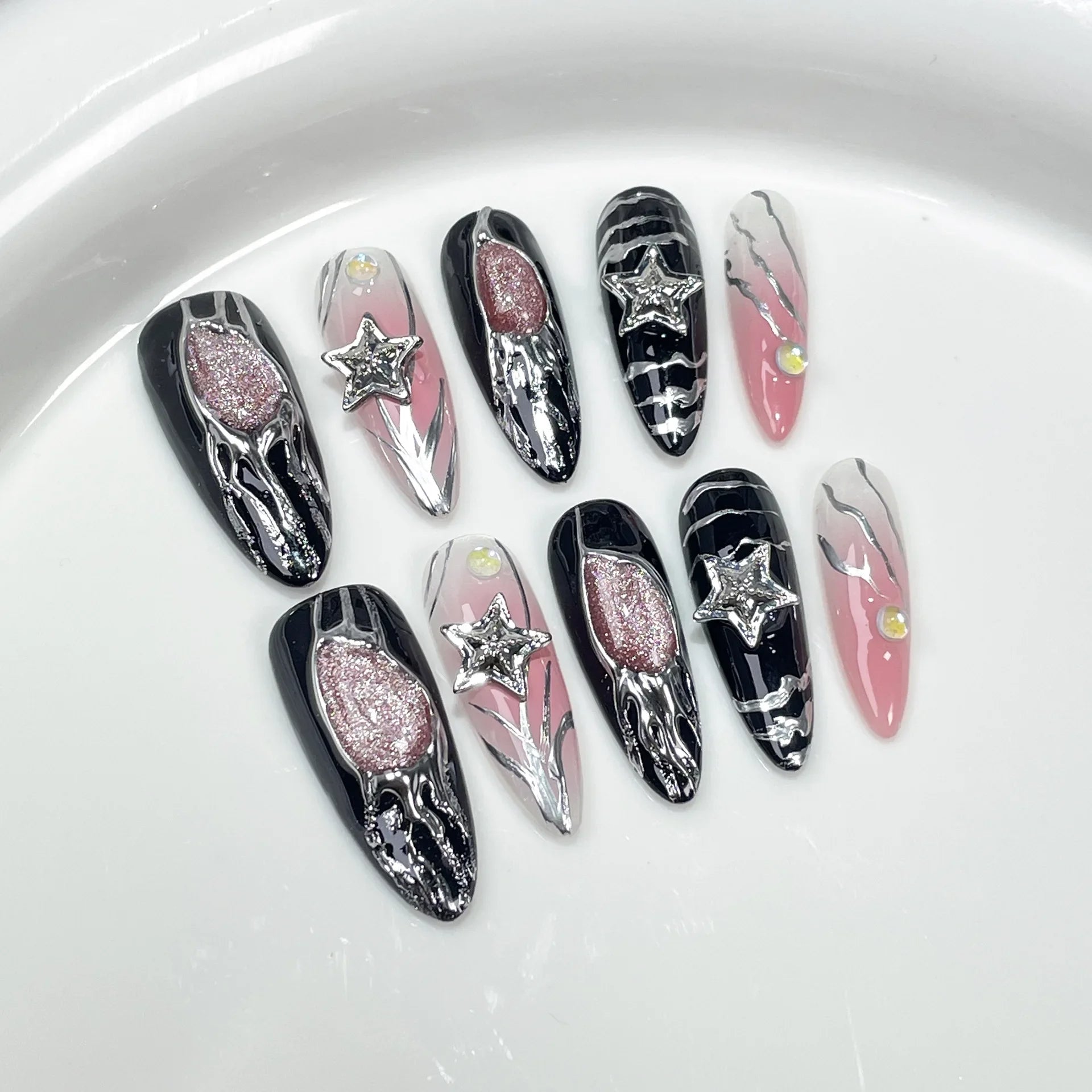 Nagelsticker mit Katzenaugen-Effekt