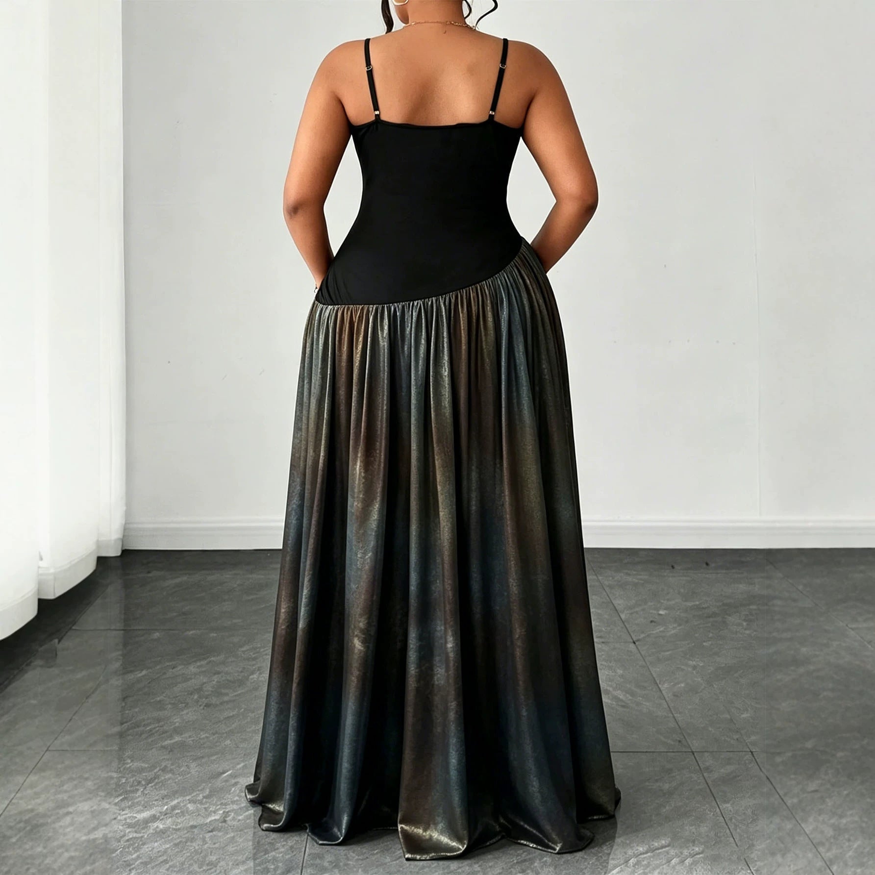 Elegantes Maxikleid mit Spitzenbesatz