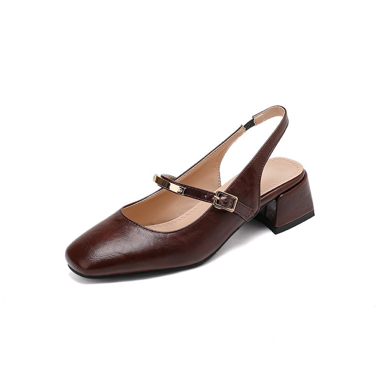 Casual Sandalen mit Blockabsatz, quadratischer Zeh und Nietenakzenten