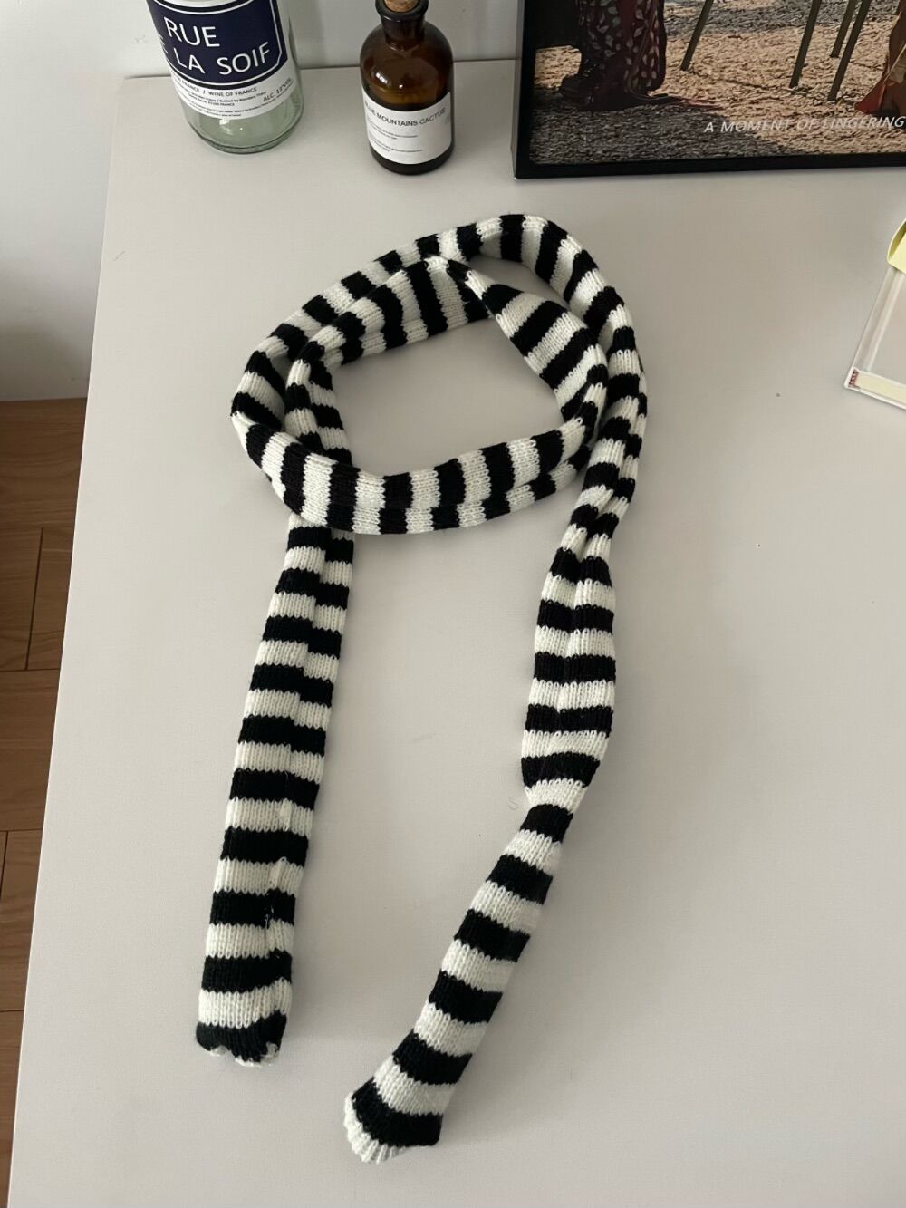 Gestreifter Wollschal – schwarz-weiss – Bild 2 | LuxeStyle