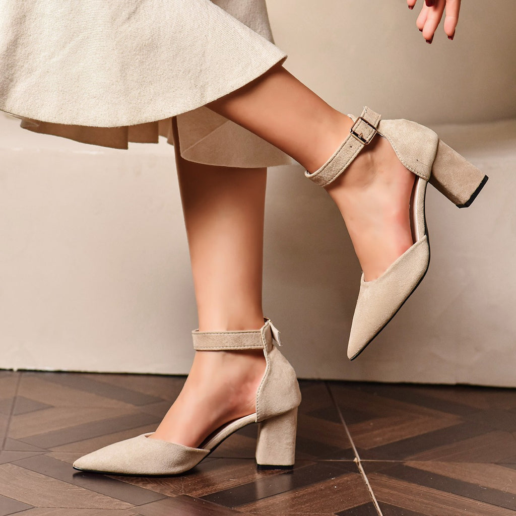 Spitze Sandalette mit Riemchen und Blockabsatz