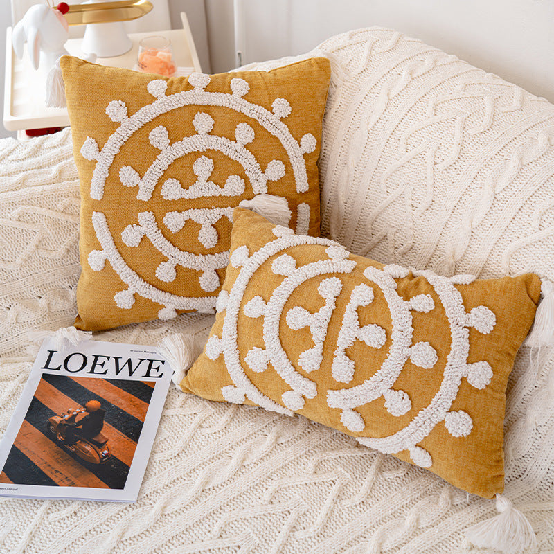 Samt-Kissenbezug mit Stickerei und Quasten – Bild 6 | LuxeStyle