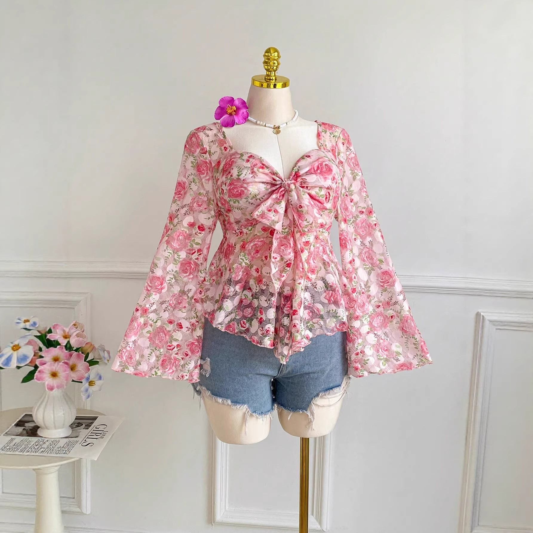 Romantisches Spitzen-Top mit Blumenmuster
