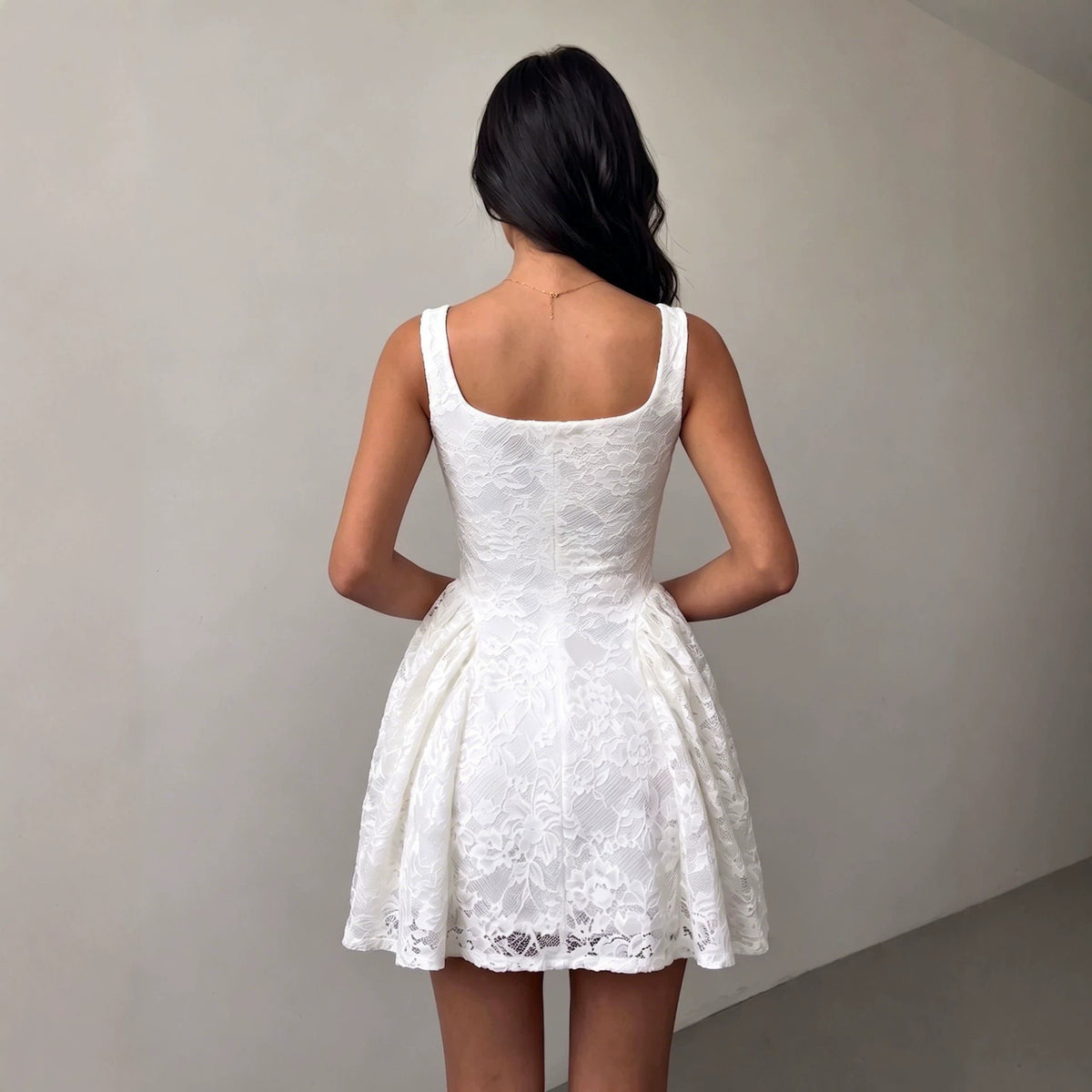 Damen-Spitzenkleid mit Trägern – Bild 7 | LuxeStyle
