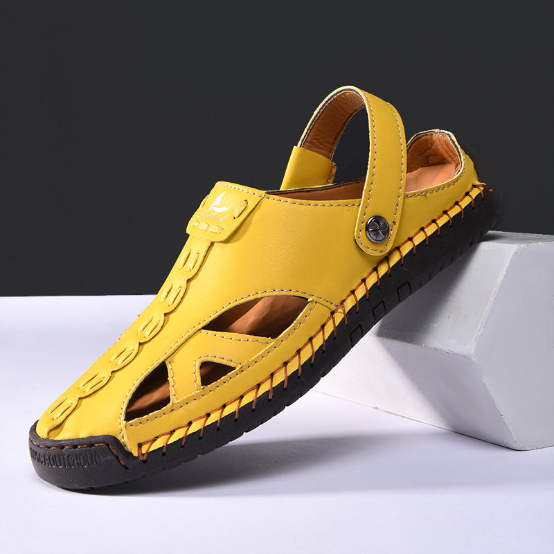 Helle Sandalen mit Zehenkappe und Lochmuster – Bild 3 | LuxeStyle