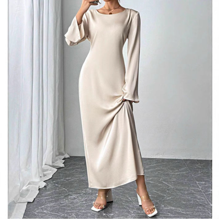 Elegantes Maxikleid mit ausgestellten Ärmeln