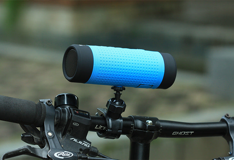 Kompakter Bluetooth-Lautsprecher für Outdoor-Aktivitäten