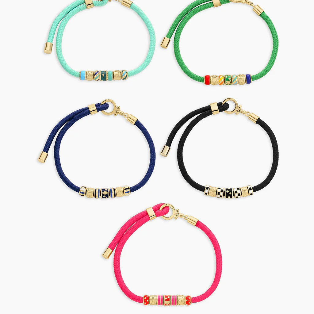 Personalisiertes Armband mit Sternen und Kordel