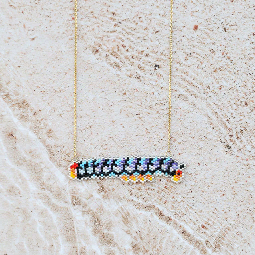 Handgestricktes Perlenhalsband