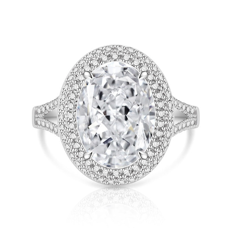 Verstellbarer Ring mit schimmerndem Zirkonia