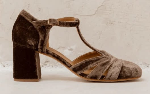 Chunky-Heel Sandalen mit Cut-Outs