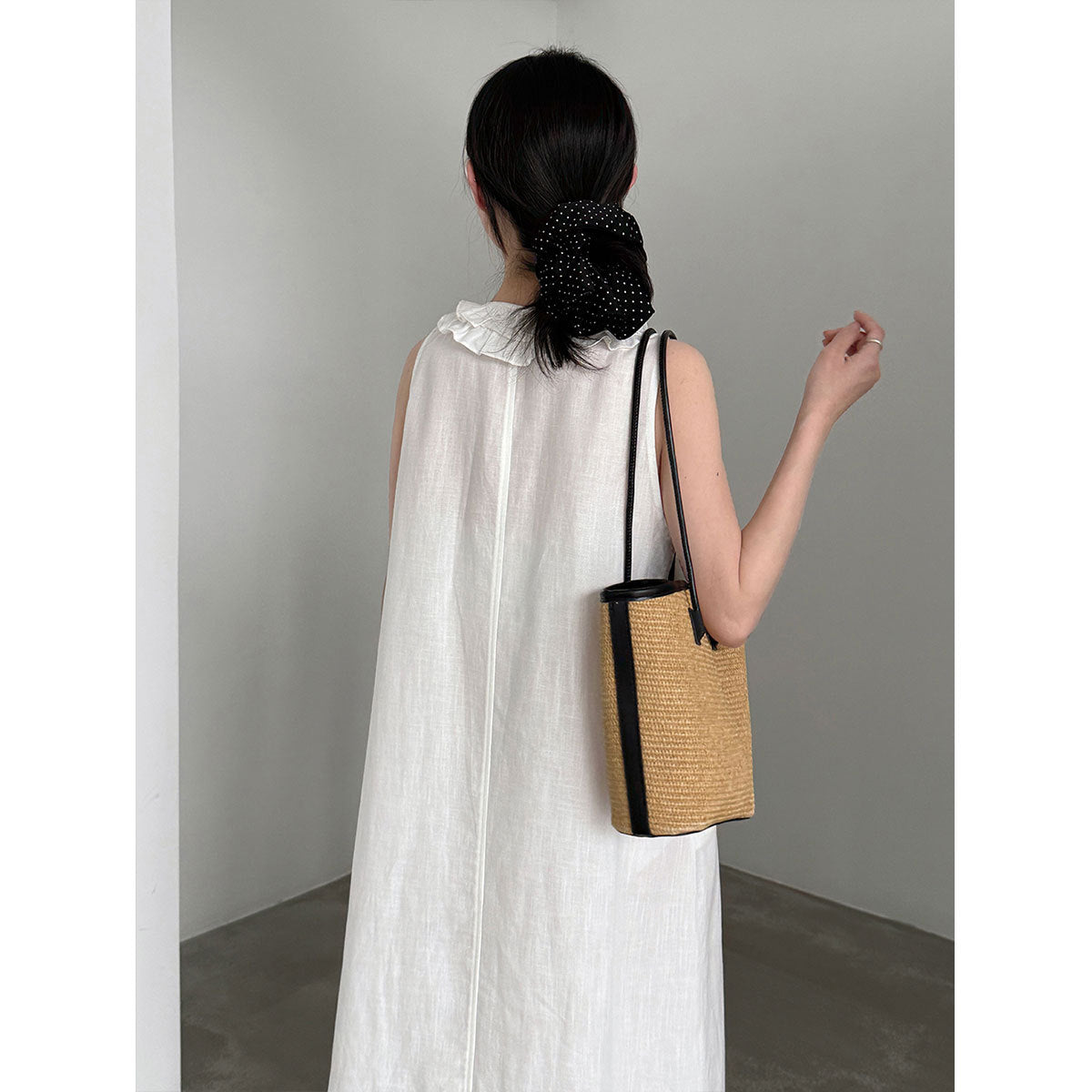 Ärmelloses V-Neck Kleid mit Rüschen