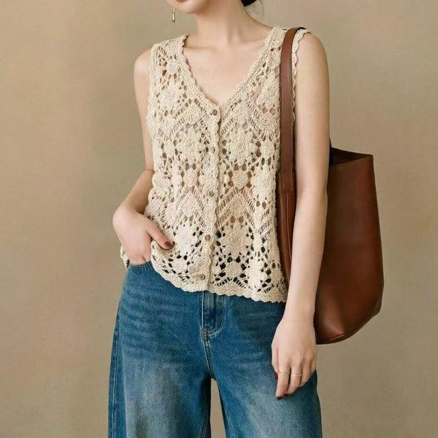 Gestrickte ärmellose Weste mit Aushöhlungen – Bild 3 | LuxeStyle