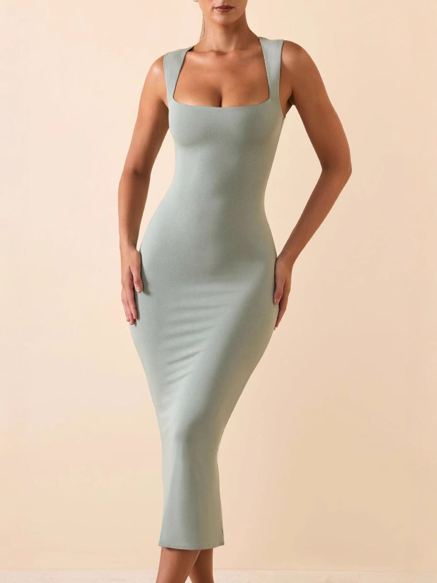Elegantes Trägerkleid mit Seitenschlitz