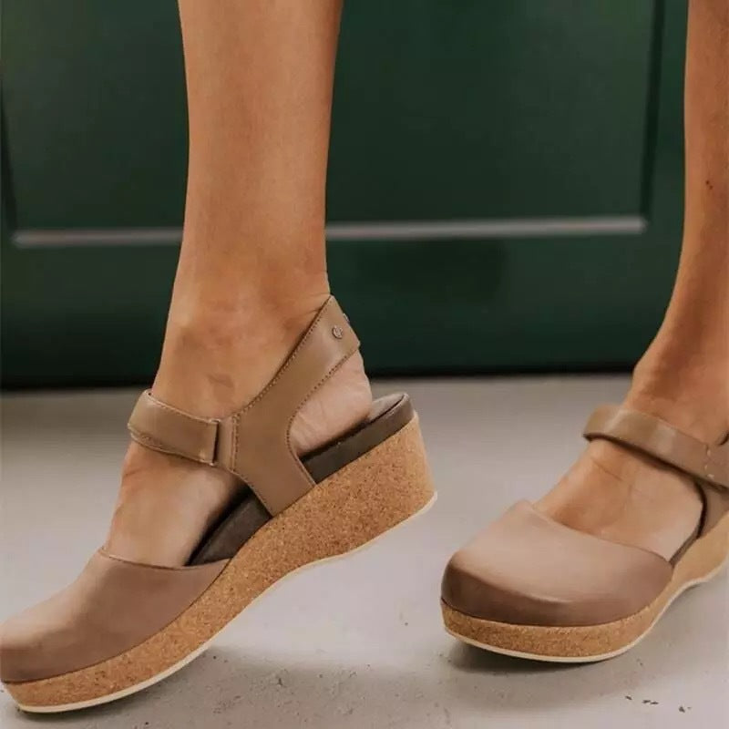 Flache Schnallen-Sandalen für Damen – Bild 2 | LuxeStyle