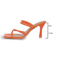 Sandalen mit hohem Absatz und Fischgrätmuster – Bild 8 | LuxeStyle