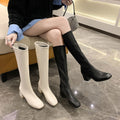 Overknee-Stiefel mit eckiger Spitze