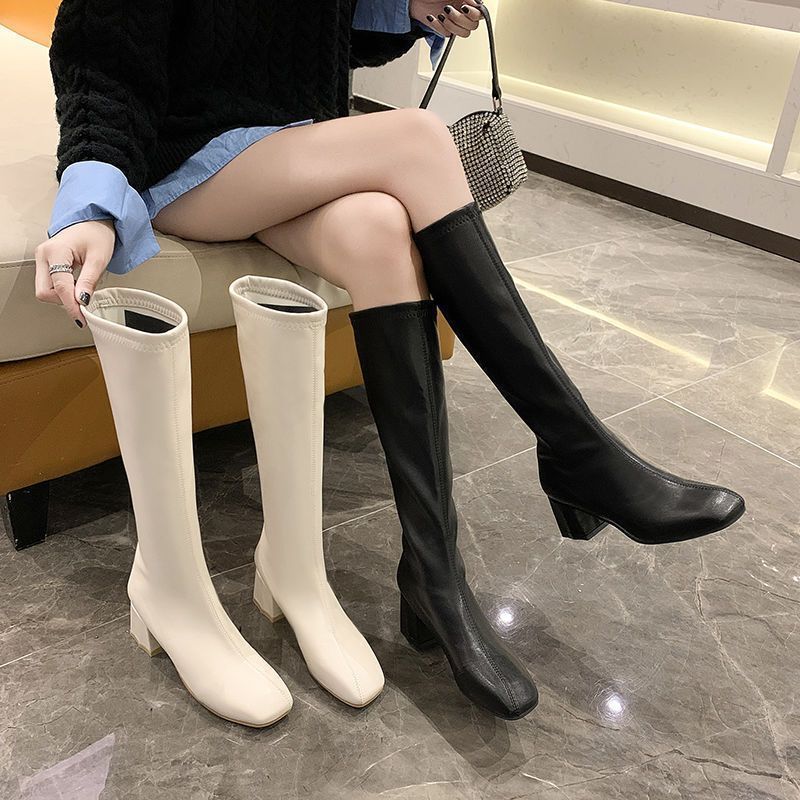 Overknee-Stiefel mit eckiger Spitze