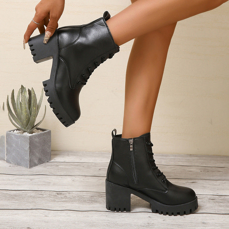 Chunky Ankle Boots im British Style