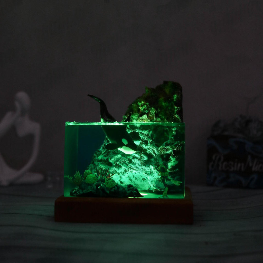 Orca & Diver Epoxy Resin Tischlampe | LuxeStyle