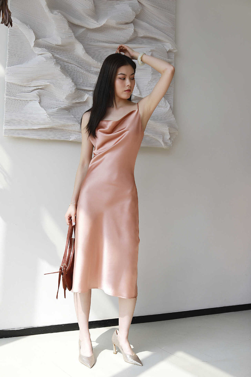 Satin-Trägerkleid aus Azetat – Bild 9 | LuxeStyle