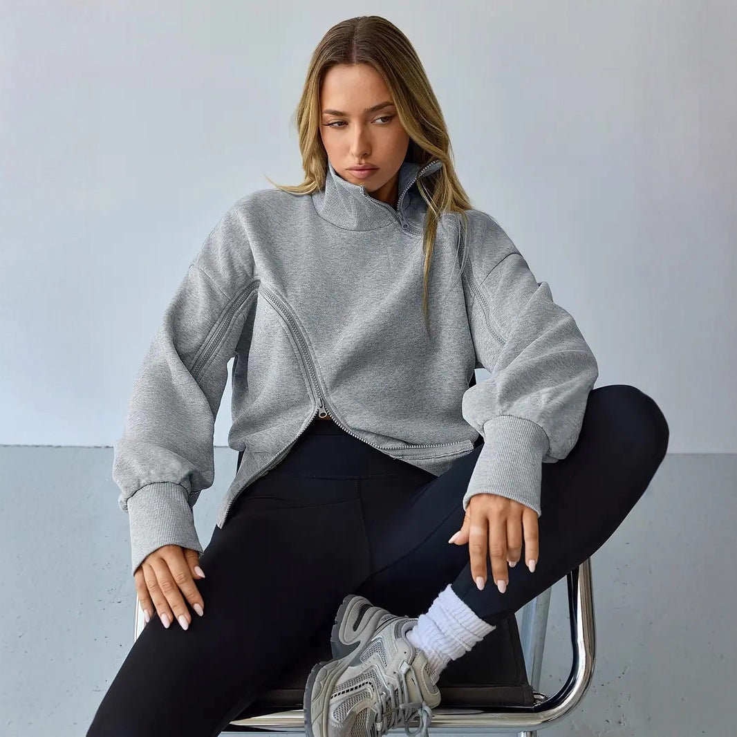 Kurzer Hoodie mit Mock-Neck und Kontrast-Reissverschluss