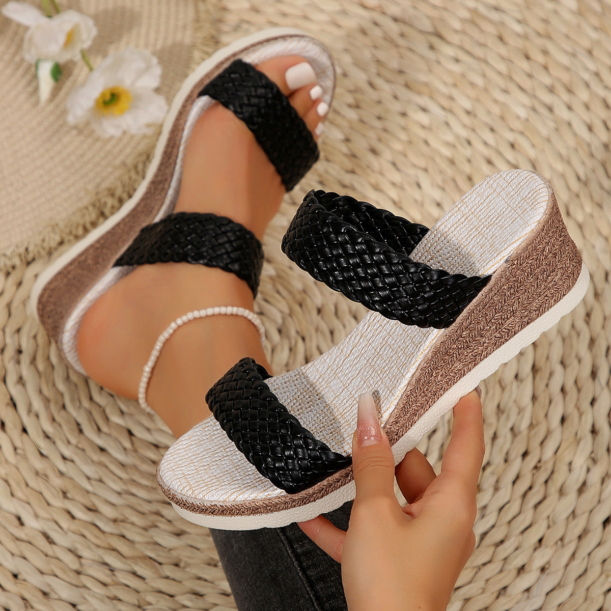Keile Plateau Sandalen