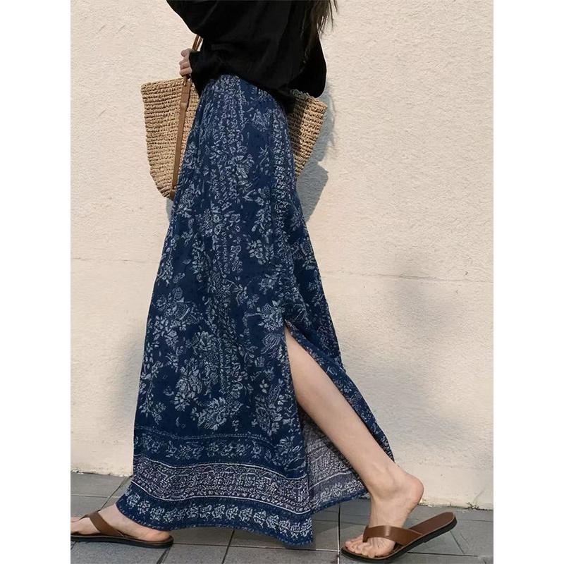 Sommerliches A-Linien Midikleid mit Schlitz