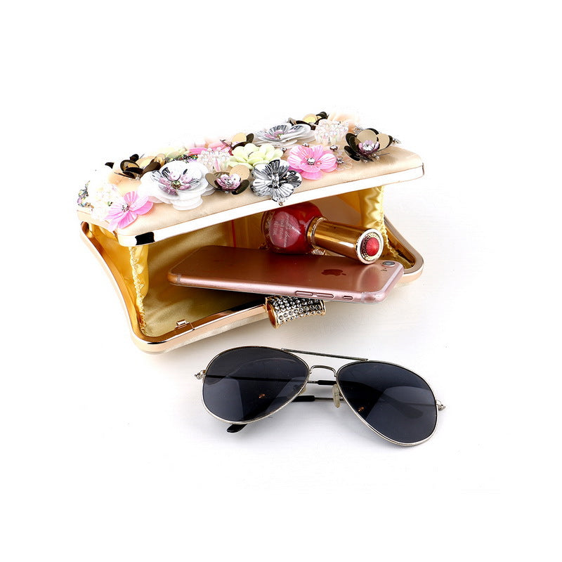 Clutch mit Blumenmuster – Bild 15 | LuxeStyle